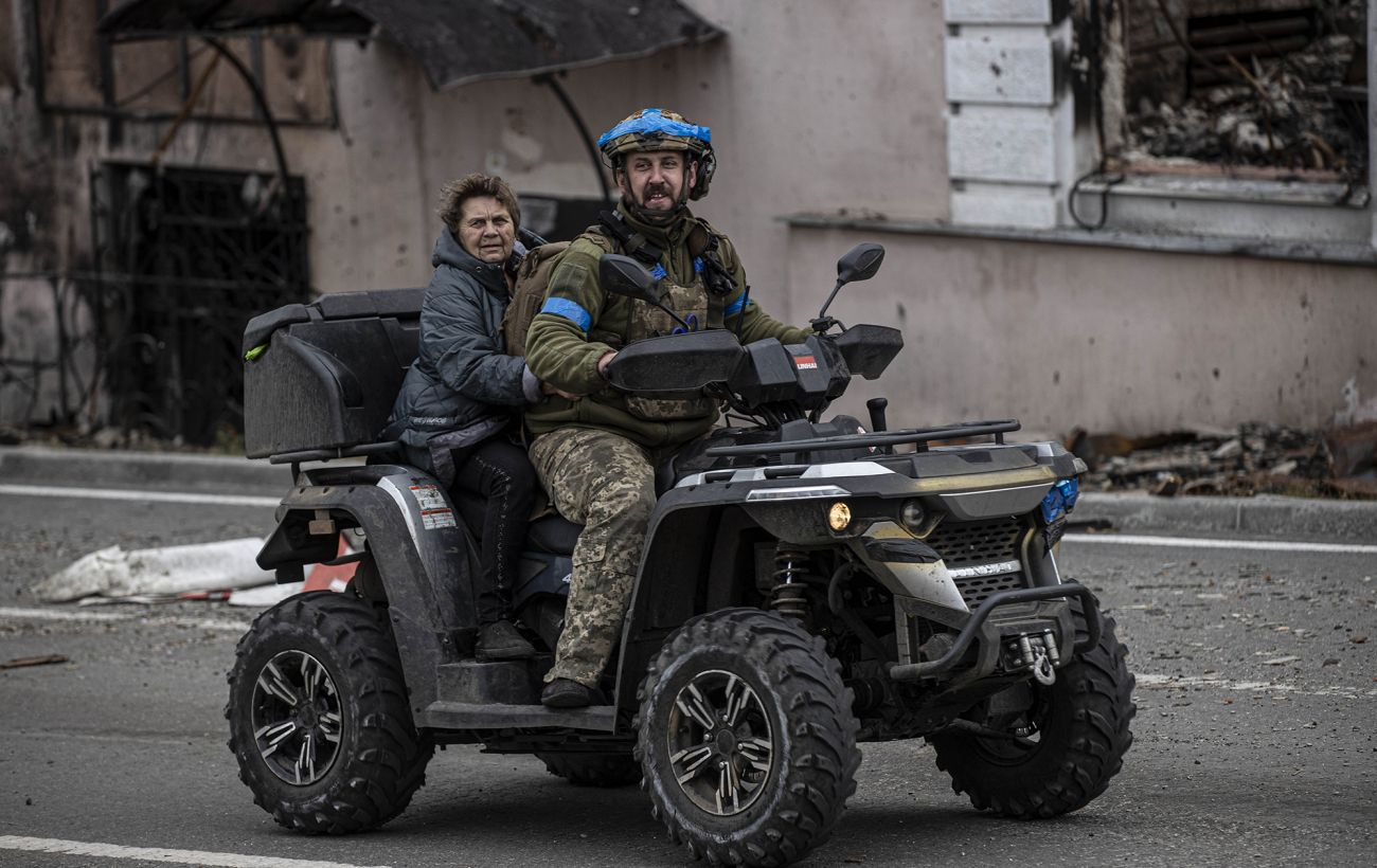 _viyskovi_kup_yansk_evakuatsiya_osin_gettyimages_1243387855_7359aa3ad2f12d52f077265c5e453a87_1300x820
