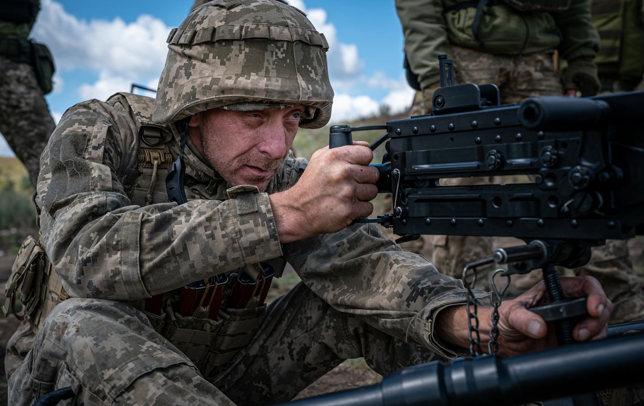 _viyskoviy_kulemet_donbas_lito_2023_gettyimages_1562510287_b92e7bd35d758c8efd4d645b8cf70116_1300x820
