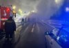 У Києві загорілось авто на бульварі Миколи Міхновського: рух транспорту до центру міста обмежили