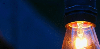 У будинках жителів Києва зникне світло: графіки відключень на восьме листопада