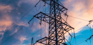 По всьому Києву вимикають світло: оновлені графіки відключень