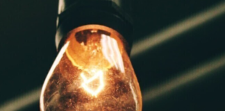 Тисячі людей без світла: в яких районах Київщини найгірша ситуація