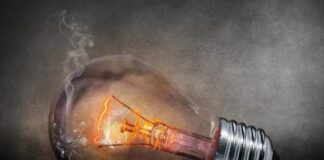 Енергосистема під напругою: що відбувається з електрикою в Києві та області