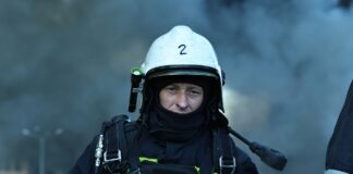 Харьков подвергся комбинированному удару: перебит газопровод, прямое попадание в высотку, пожар