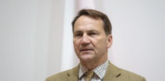 “Христианский долг”: Сикорский назвал путь к примирению Украины и Польши