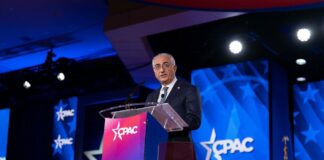 Принц Ирана в изгнании призвал США отказаться от переговоров с Тегераном