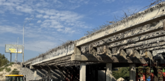 В Києві оновлюють ключовий шляхопровід: коли знімуть затори