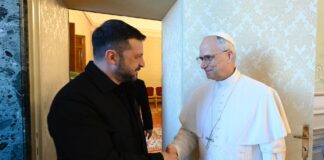 Зеленский и Папа Римский обсудили “пасхальную эскалацию” во время обстрела РФ